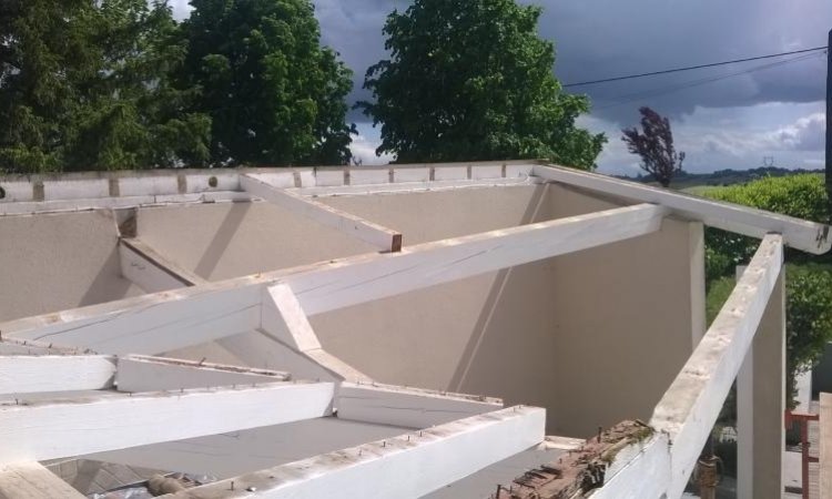 Rénovation d'une charpente de pool house à Toulouse